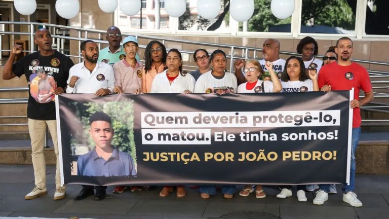 Caso João Pedro familia cobra júri popular para policiais acusados