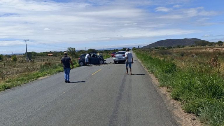 Cinco pessoas morreram em acidente na BR-030 em Guanambi
