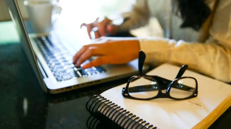 Decreto define Medicina, Direito e Odontologia como cursos presenciais