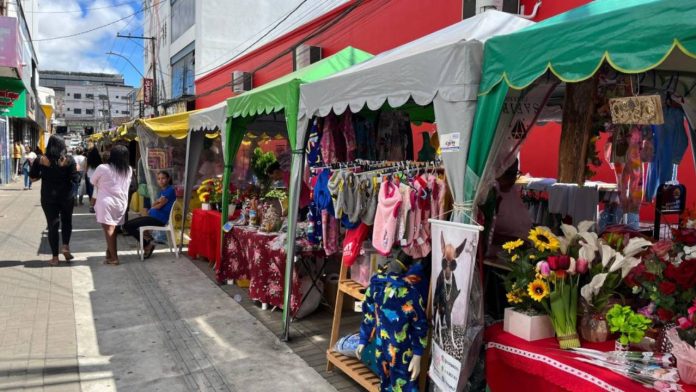 Feira de Economia Solidária oferece opções para presentes do Dia das Mães em Vitória da Conquista