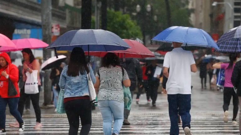Inmet emite alertas de chuvas intensas e acumulado de chuva para seis estados nesta terça-feira