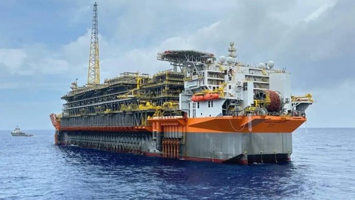 Petrobras descobre óleo de qualidade na Bacia de Santos