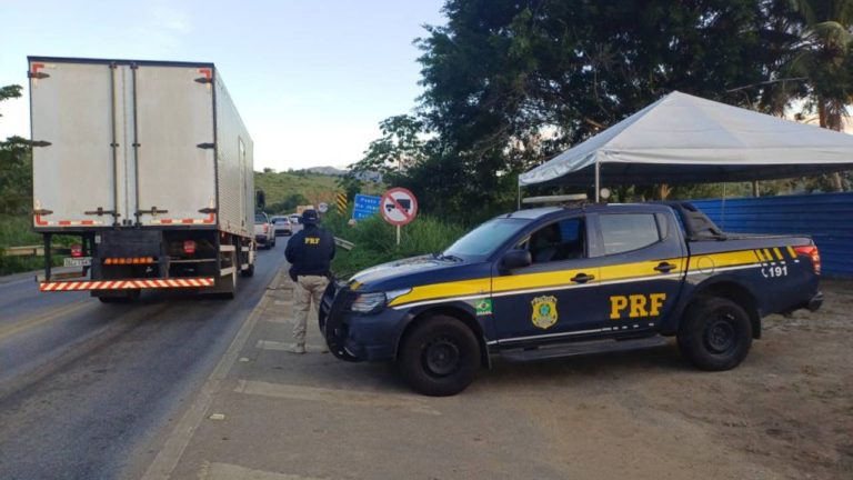 Ponte sobre o Rio Jequitinhonha na BR-101 está totalmente interditada para reparos