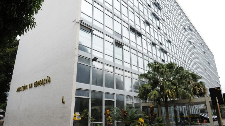 Portaria do MEC detalha formatos de oferta de cursos EaD