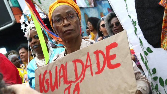 Quase 85% da população preta afirma ter sofrido discriminação racial