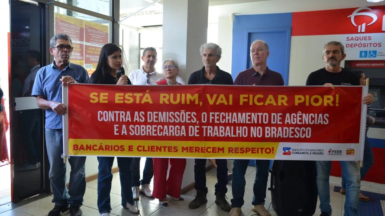 protesto fechamento do Bradescom Vitória da Conquista