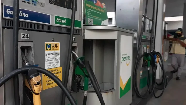 Petrobras reduz preço da gasolina para as distribuidoras