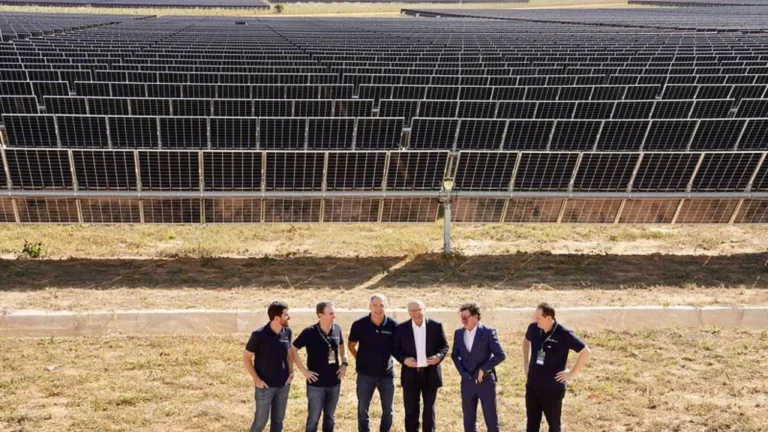 Parque solar foi inaugurado em área de 822 hectares no Norte de Minas Gerais