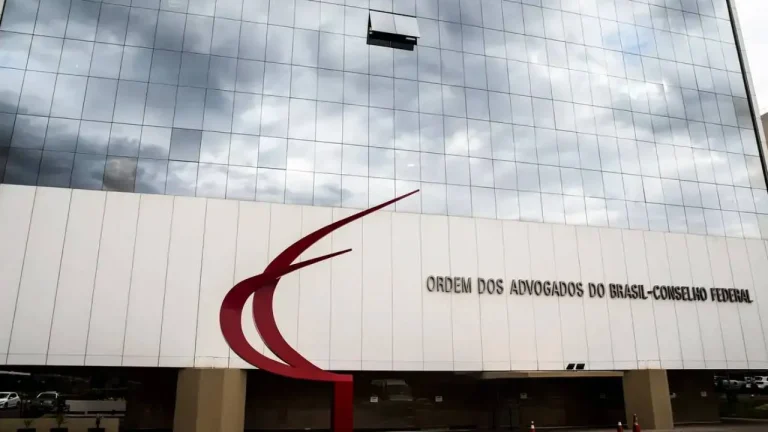 OAB proíbe inscrição de candidatos condenados por crimes raciais