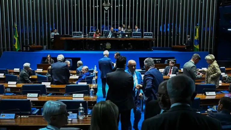 Senado aprova projeto que torna homicídio em escola crime hediondo