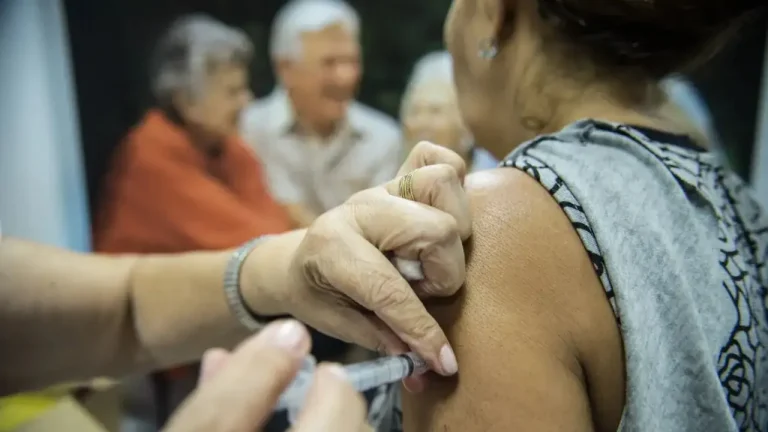 Idosos são os mais atingidos por infecções do vírus da gripe
