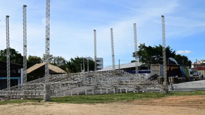 Parque de Exposições e outros pontos recebem preparativos para o Arraiá da Conquista 2025