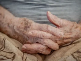 Demência em idosos hospitalizados é despercebida em até 50% dos casos