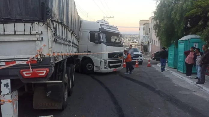 acidente carreta bairro guarani vitoria da conquista