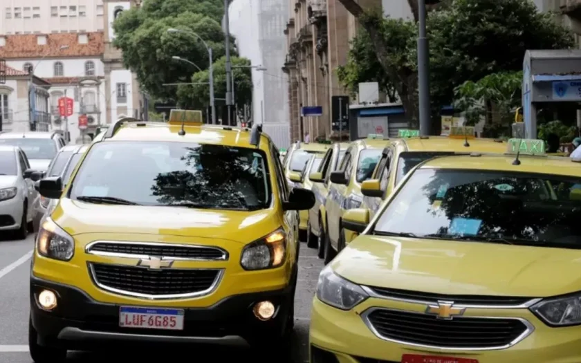 Taxistas serão isentos de taxa de verificação de taxímetros