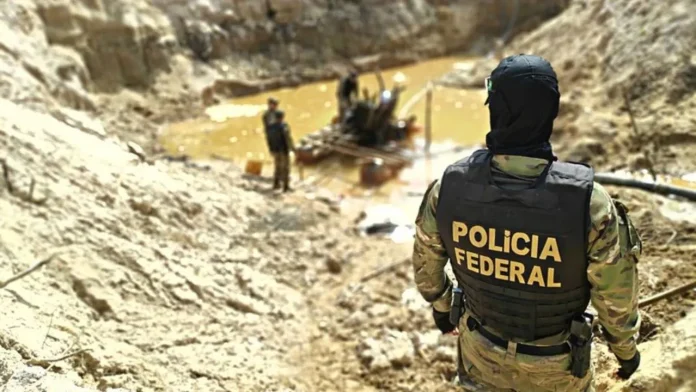 Operação da Polícia Federal combate extração ilegal de ouro na Bahia