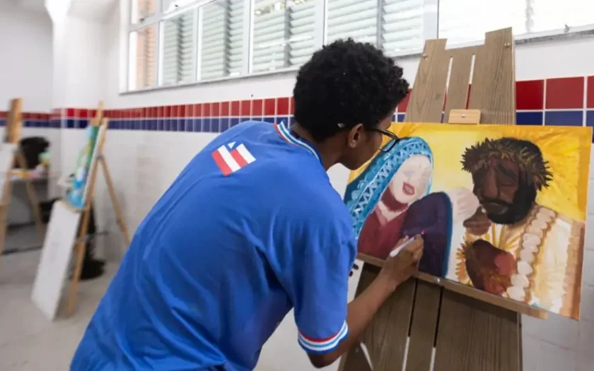 Artes e acolhimento escola mostra modelo de ensino integral na Bahia