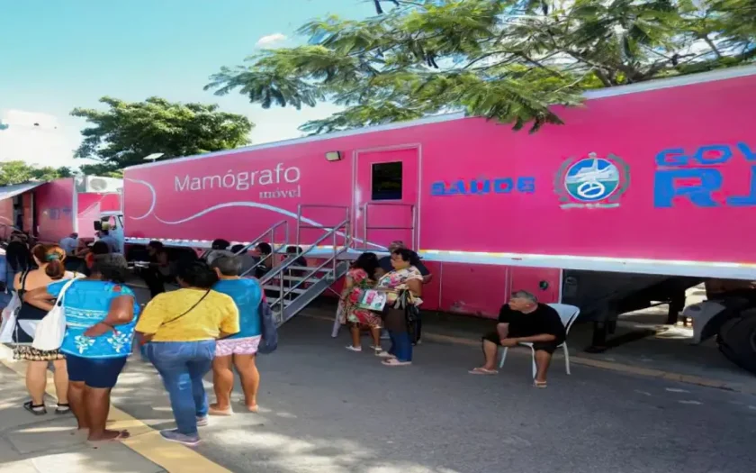 Quadra da Beija-Flor recebe mamógrafo móvel para exames gratuitos