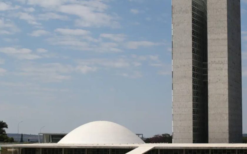 Senado aprova PEC que define educação como vetor de progresso do país