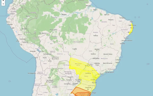 Sete alertas de tempestade, acumulado de chuva e chuvas intensas foram emitidos para áreas de 10 estados neste domingo
