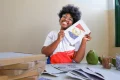 Estudante baiana utiliza resíduos de coco na produção de papel sustentável