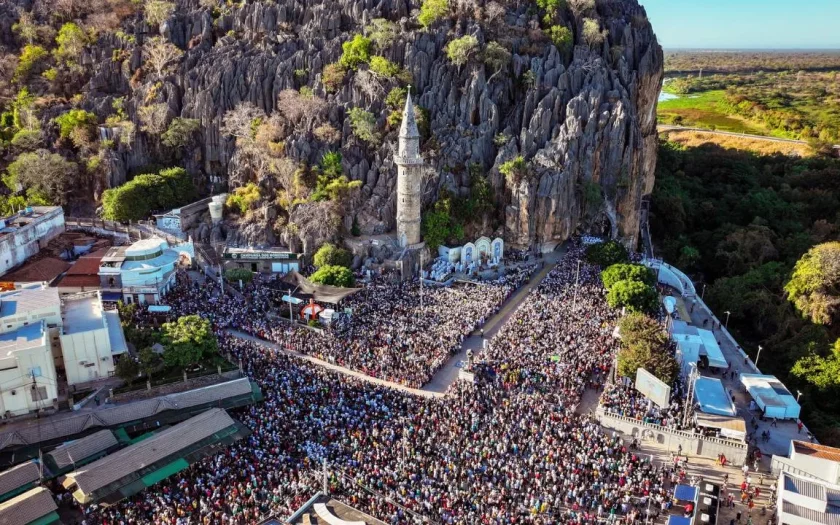Padre Fábio de Melo se apresenta em Bom Jesus da Lapa nesta terça 1