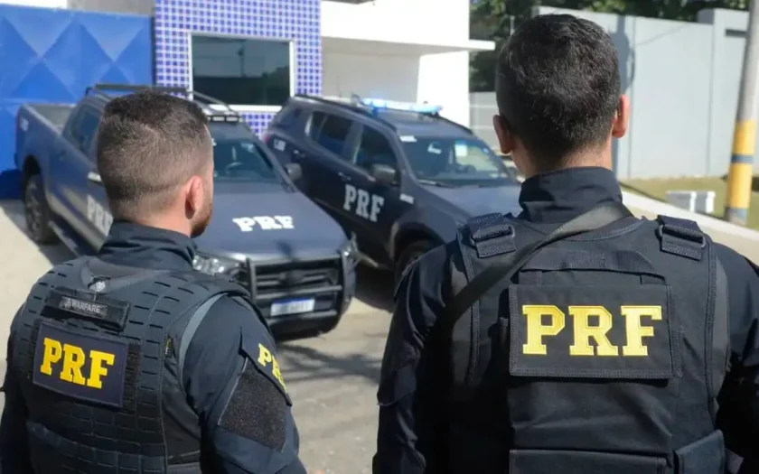 PRF apreende fuzis que estavam sendo levados do Rio para Porto Seguro