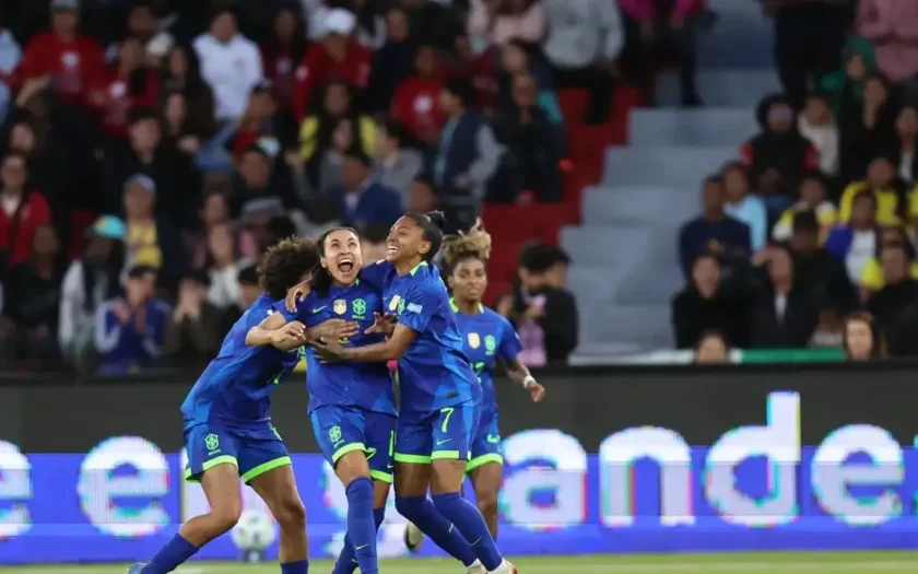 Em final emocionante, Brasil bate Colômbia e é campeão da Copa América