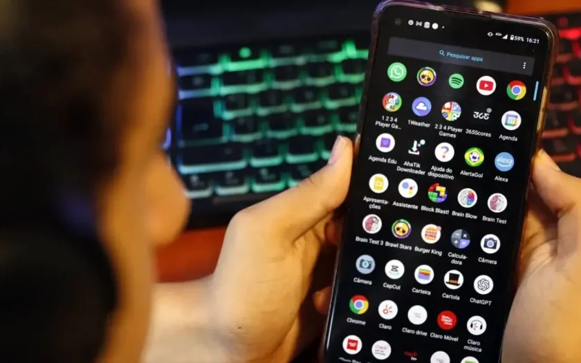 Comitê finaliza texto com princípios para regulação de redes sociais