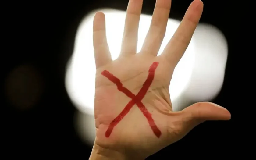 Violência digital contra mulheres atinge níveis alarmantes