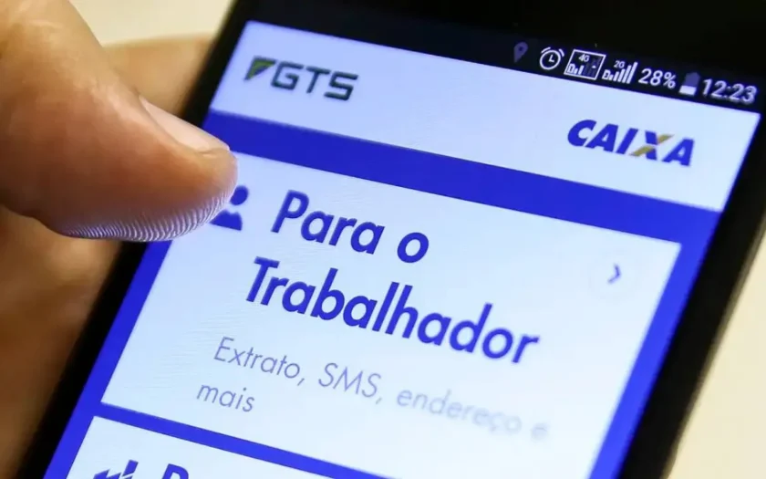 Governo notifica patrões sobre atraso do FGTS de empregadas domésticas