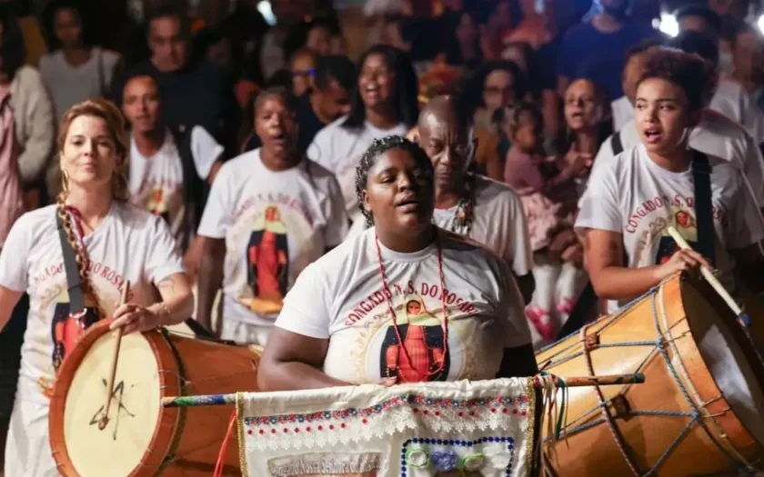 Tambores e cantos marcam abertura do Festival Artes Vertentes