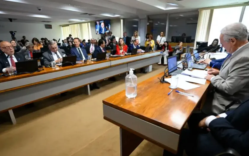 Comissão do Senado aprova isenção do IR para quem ganha até R$ 5 mil