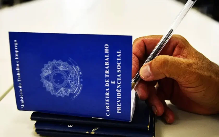Desemprego recua para 5 % a menor taxa desde 2012 mostra IBGE