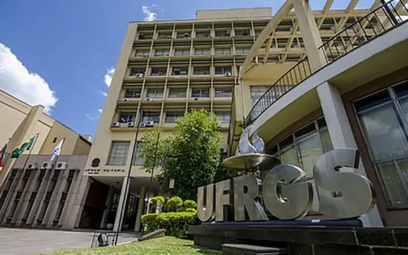 Concurso da UFRGS oferta 102 vagas