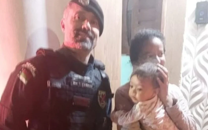 Guarda Municipal salva bebê com manobra de desengasgo em Vitória da Conquista