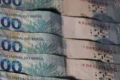Juros do cartão de crédito rotativo avançam e chegam a 451,5% ao ano