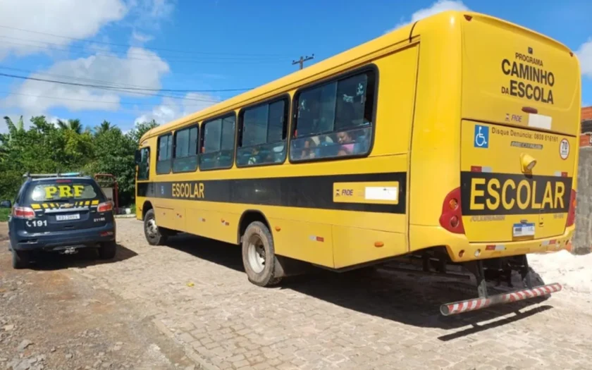 Onibus escolar velorio bahia