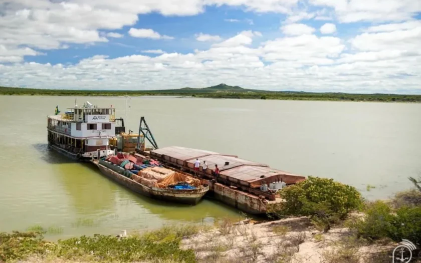 Comboio Marinha Codeba Rio São Francisco