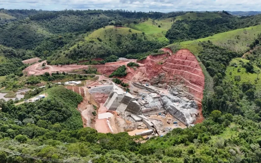 Obras da barragem do Rio Catolé
