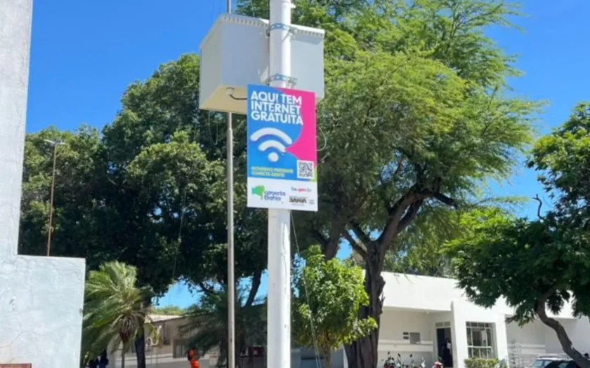 internet gratuira em praças de Guanambi