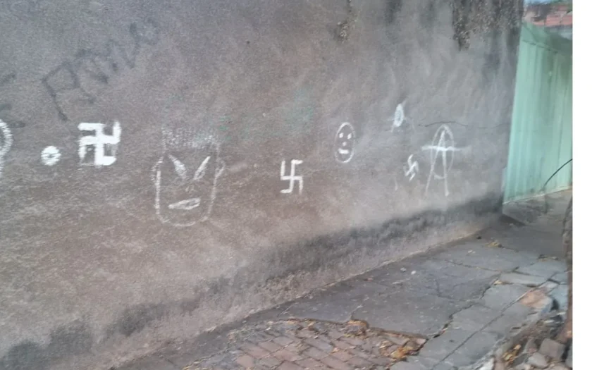 suasticas pichadas em Guanambi