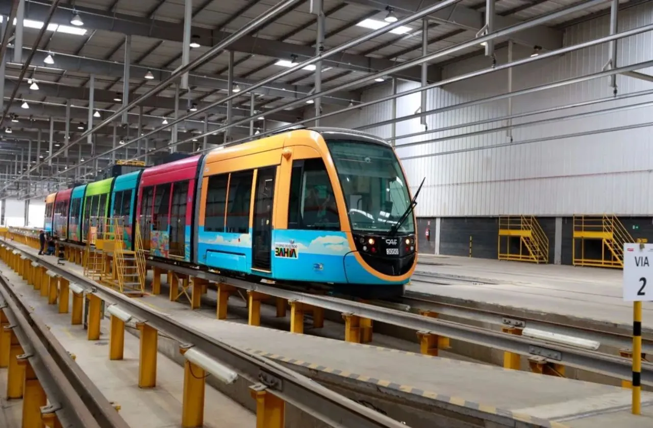 CTB abre seleção para 23 vagas em operação do VLT em Salvador