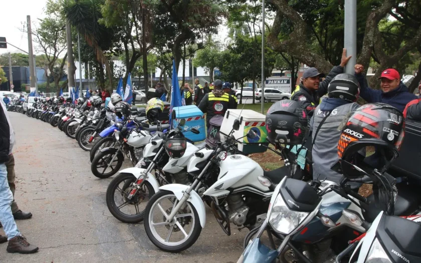 3714-move-motos