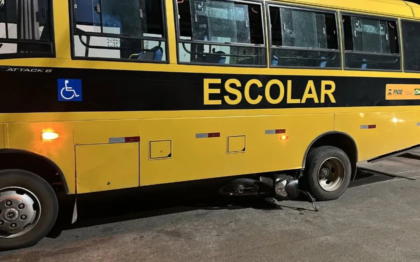 Acidente moto onibus guanambi